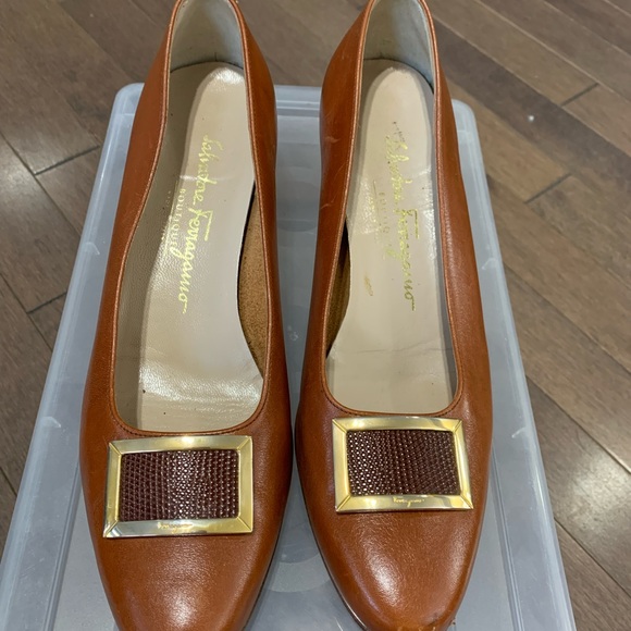 vintage Ferragamo heels - Picture 2 of 7